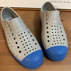 NATIVE BOYS JEFFERSON SLIP ON RUBBER SNEAKER SHOES SZ J2 ACTIVE CASUAL SCHOOL 7Y